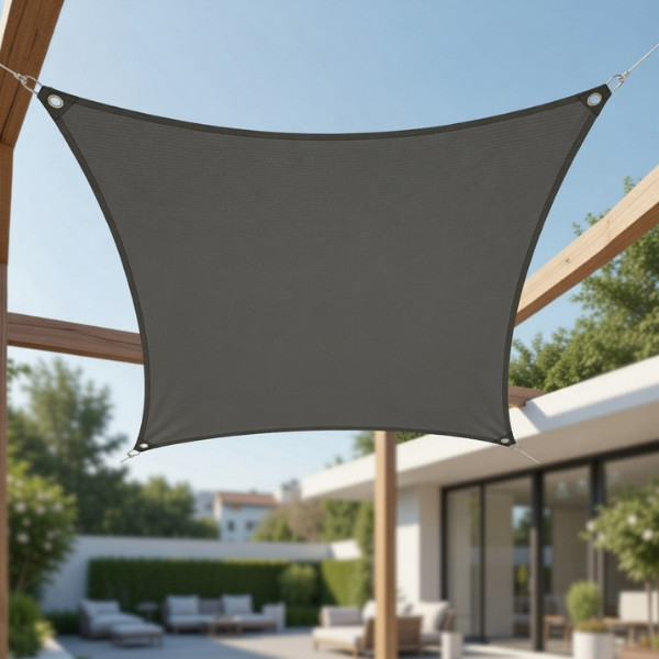 Sonnensegel HDPE aufgehangen an Pfosten