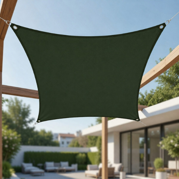 Sonnensegel HDPE aufgehangen an Pfosten