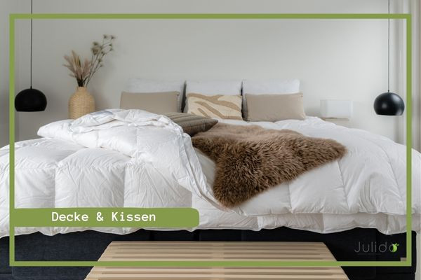 Bettdecke und Kissen