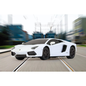 Lamborghini Aventador weiss
